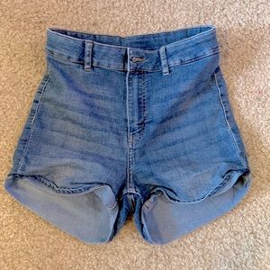 HIGH RISE DENIM BLUE SHORTS
